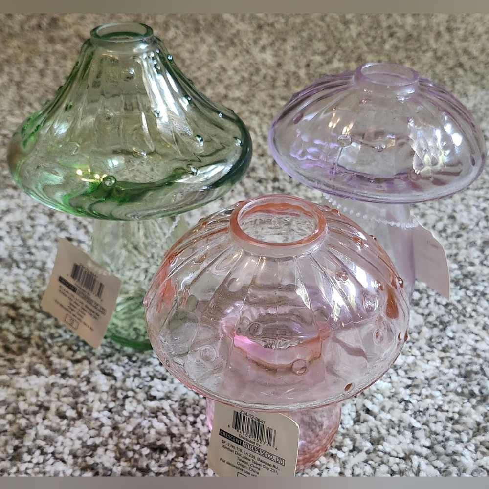 NWT Glass Mushroom Bud Vases